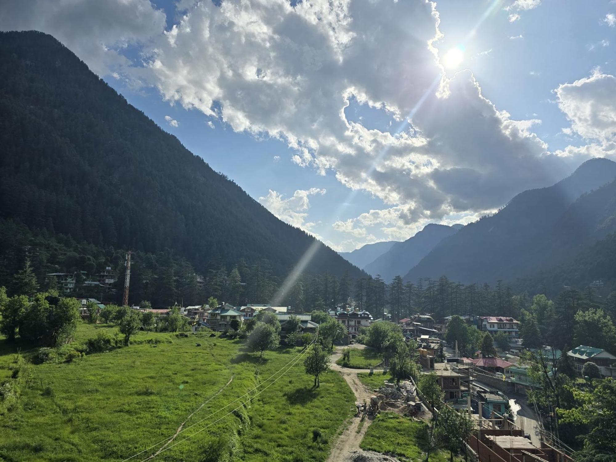 Hotel The Hillside Kasol Exterior foto